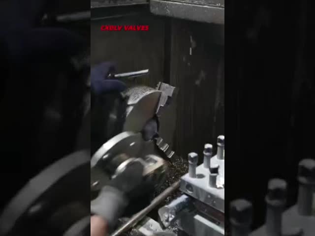 Valvola a sfera a flangia robusta progettata per la gestione del flusso di petrolio, acqua, gas e polpa in varie industrie Valvola a sfera italiana