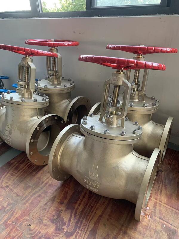 Valvola a globo flangiata durevole con coperchio imbullonato, stelo ascendente a forcella esterna e sedi metalliche per la regolazione dei fluidi